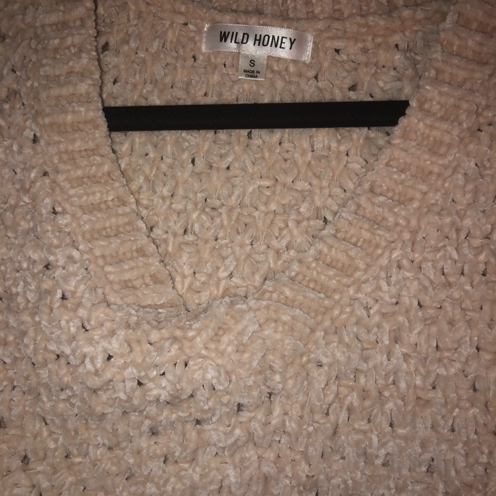Cropped Sweater - Picture 4 of 5